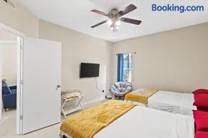 Suite Life Wilmington - Spacious, Pet-Friendly 1BR with Pool, Balcony, and Prime Location - Image 3