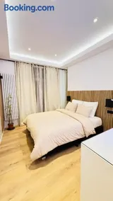 Designer studio with private garden Peaceful haven - Image 1