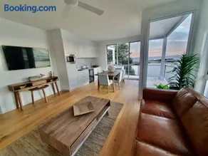 Wake up to the ocean at LegaSea - Image 1