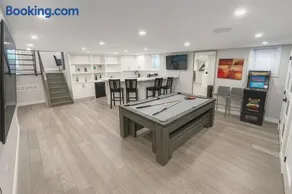 Luxe Home Near Limeridge - Sleeps 11 - Pool - Image 3