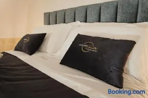 Golden Suite - Image 3