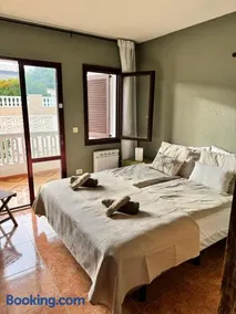 Apartment Tres Palmeras with pool - Image 4