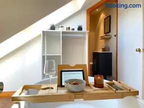 Mini-studio by HNFC Stays - Image 3