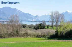 Balbiana Lake Apartments - Image 1