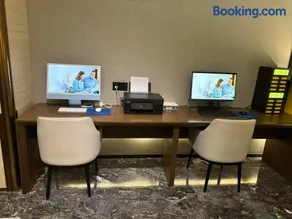 Hampton by Hilton Chongqing East Railway Station Tea Garden - Image 3