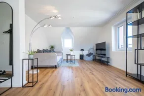Sali Suite - Modern Attic Stay - Image 2