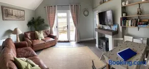 Spacious Cottage - Sleeps 4 - in the Black Mountains - Image 4