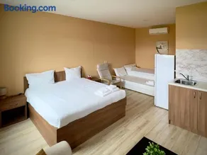 AirportStay bg - free shuttle and own parking - Image 4