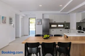 VILLA IRIS in PEFKOS, PINE VILLAS - Image 4
