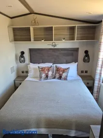 Three Lochs Holiday Park- Lochwood Caravan - Image 3