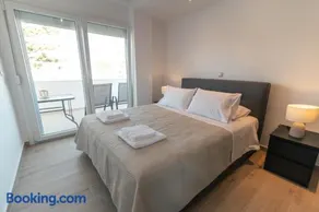 Laura City Apartments by the Sea - Image 1