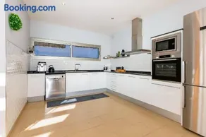 Designer Villa Elodie with private pool and space - Image 4
