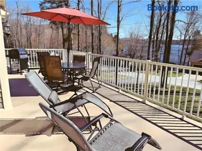 Cozy Stay with Balcony, BBQ & Trails, Near Lake Lyster - Image 1