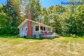 Classic home overlooking the St George River with deck & great views - Image 2