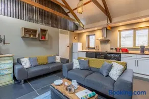 Parlour Barn - Image 3