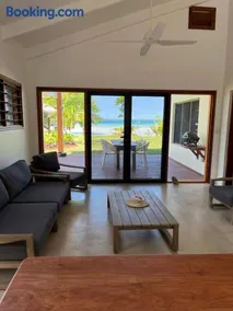 Lope Lope Beach Bungalows - Image 2