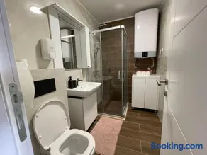 V5 Apartments - Image 3