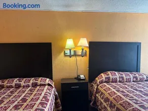 Queen Elizabeth Motel - Image 2
