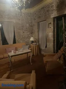 Venerato Traditional Villa - Image 1