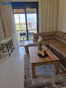 Valia's Kalamitsi Seaside Apartment - Image 2
