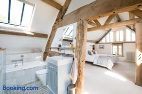Welsh Border Escape- Perfect for families & groups - Image 4