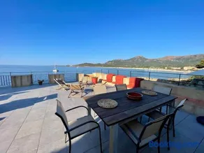 Maison traditionnelle Corse sur la mer - Image 2