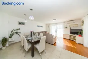 Apartment Luni - Image 1