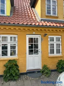 Vidunderligt hus med gårdhave - midt i centrum Brettevillesgade 16 A - Image 2