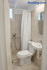 Value Double Lower – Room 12 - Image 3