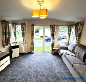 Sylvia's Sunrise Caravan Skegness Southview - Image 3