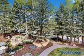 Cozy Slopeside Condo - Image 3