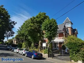 Lincoln House - Image 1