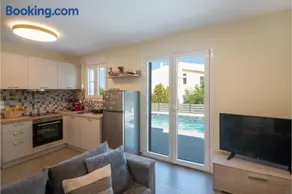 Exis Seaview - Image 3