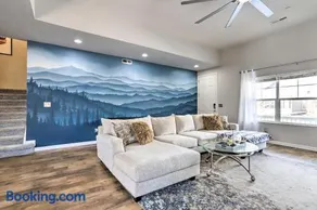 Modern-Chic Englewood Home w/ Yard & Office! - Image 5