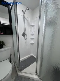 Cozy Suburb Studio - Private Entrance - Image 3