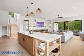 Lake Sunapee Mtn Views La Maison Luxury 4 Bed 3 5 Bath - Image 2
