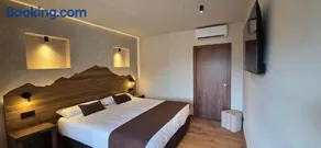 XIA Hotel Boutique - Image 2