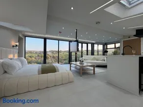 Woodroyd Spa Suites - Image 3