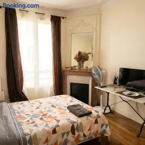 A spacious room in a strategic area - Image 2