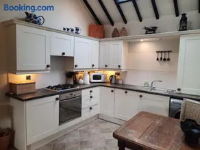The Shippon, Parc yr Odyn, Pentraeth, Anglesey LL75 8UL - Image 3