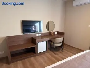Pine Inn - Image 4
