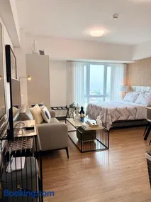 Abreeza Place Relaxing Condo in Davao City - Image 1