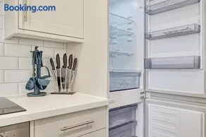 Whole house, sleeps 8, close to City centre - Image 2