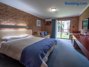 Eildon Parkview Motor Inn Room 6 - Image 4