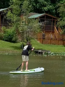 Knotty but Nice-sleeps 6-one minute to lake! - Image 3