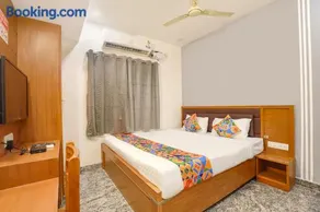 FabHotel Lloyd'S Inn - Image 2