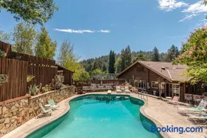 Rocktop Lodge - Image 1