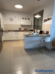 The Shining Star -A beautiful 3 bedroom apartment - Image 4