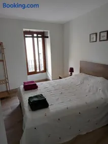 Centrally located two bedroom apartment - Image 5
