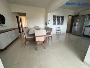 Apartamento 3 Quartos com garagem para 2 carros, até 8 Hóspedes e 1 Criança, espaçoso e familiar - Image 5